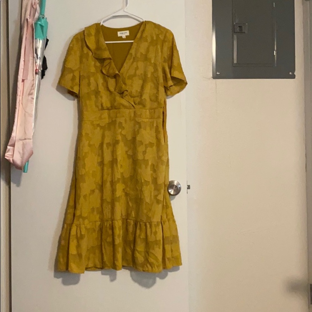 Yellow dress